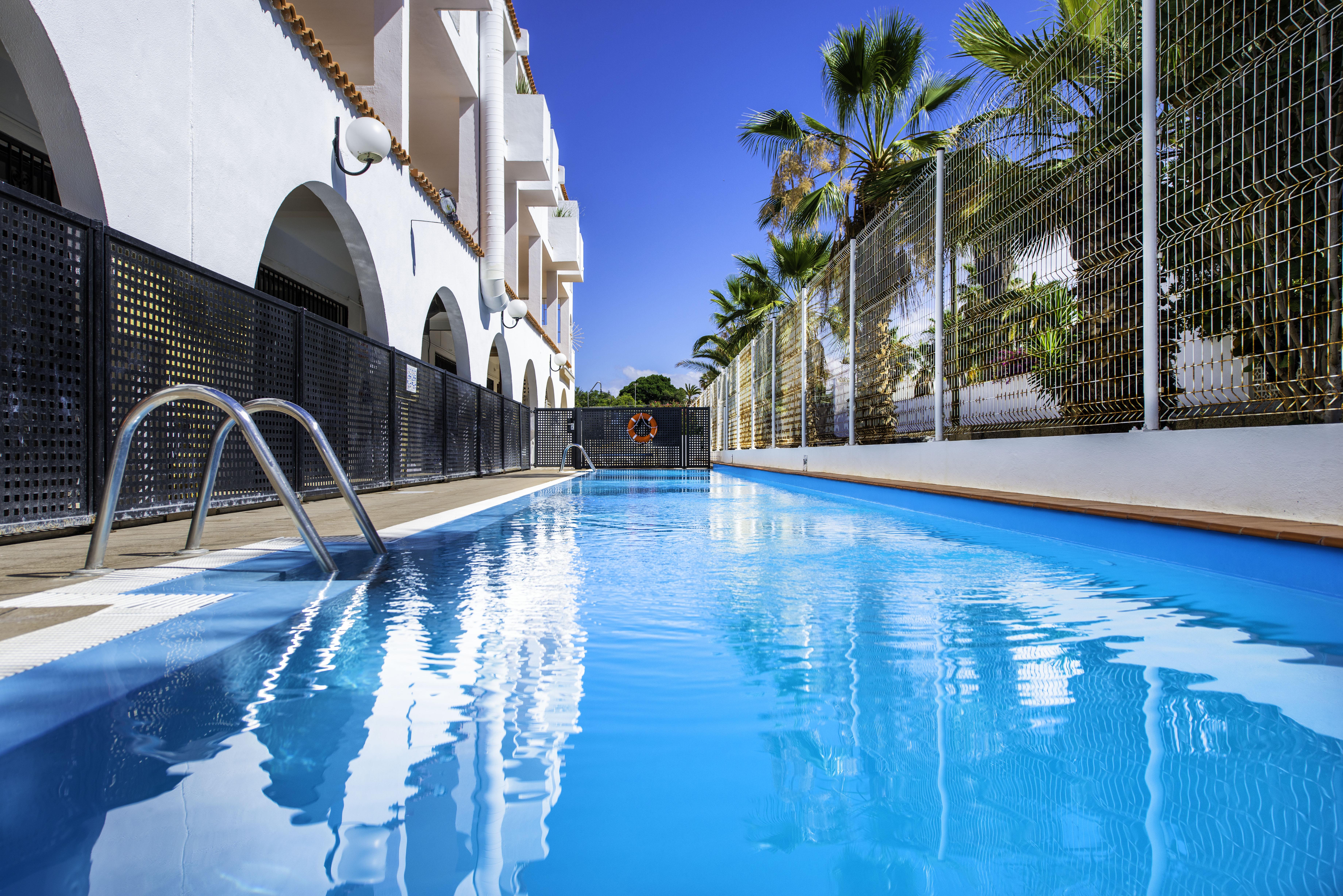อปาร์ตาเมนโตส อัลบราตรอส Aparthotel กาเยาซัลวาเค ภายนอก รูปภาพ
